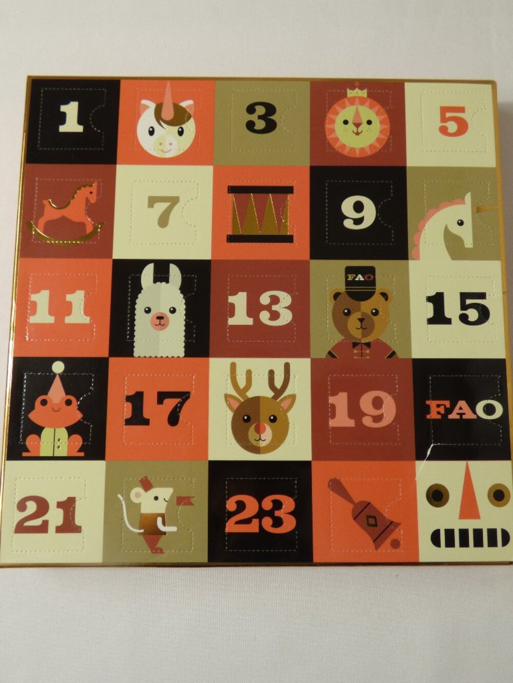 NIB FAO Schwarz Girl's Earring Advent Calendar